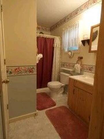 Fully furnished tub shower