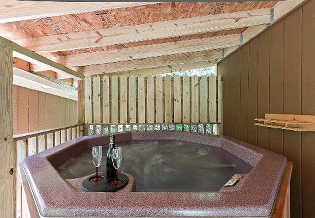 Willow Brook Hot tub 2