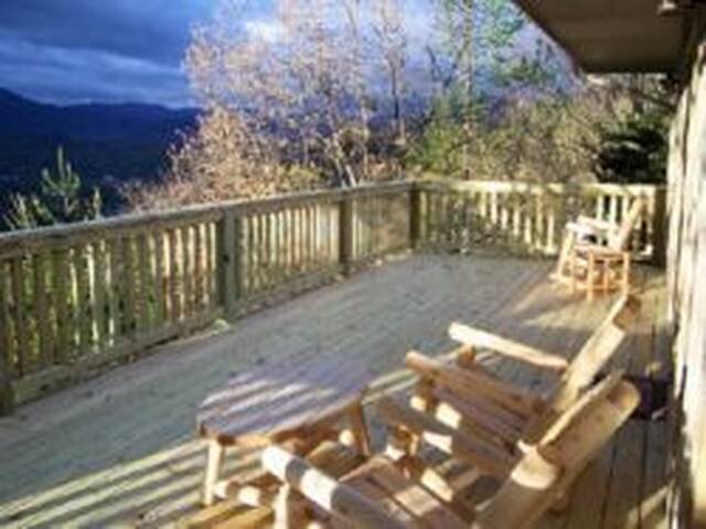 A Walk In The Clouds Affordable Cabins In The Smokies