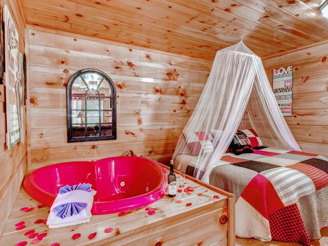 Romantic Honeymoon Cabin