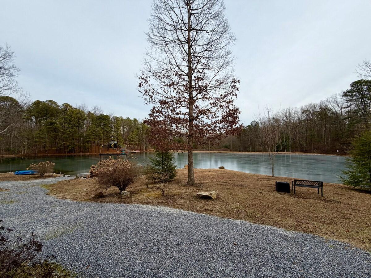Little Lake Retreat