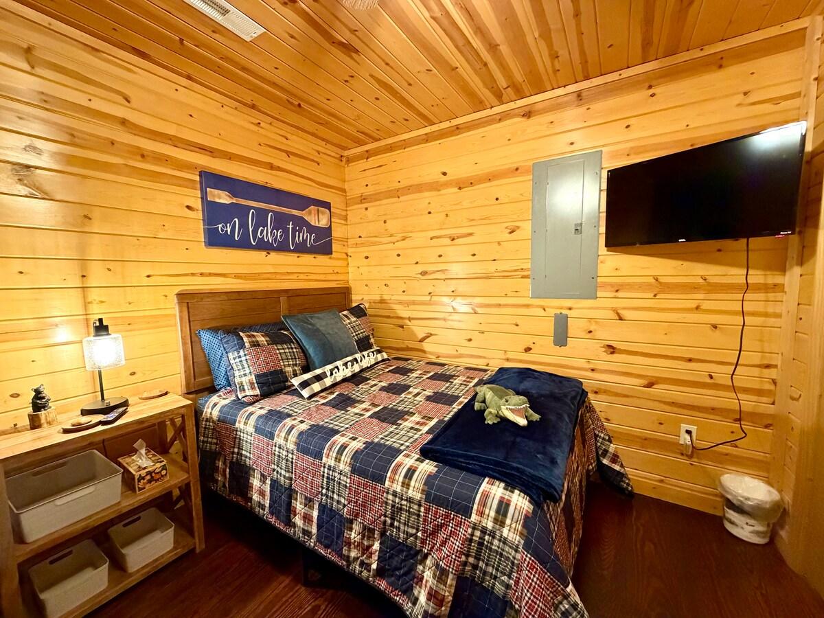 Little Lake Retreat
