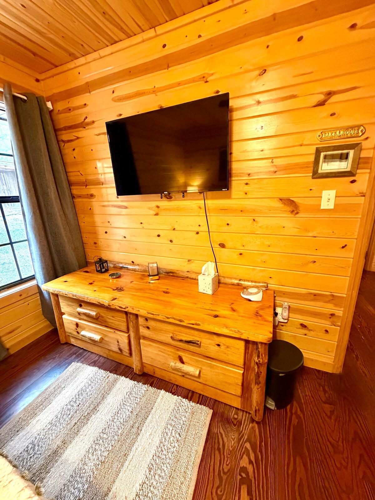 Little Lake Retreat