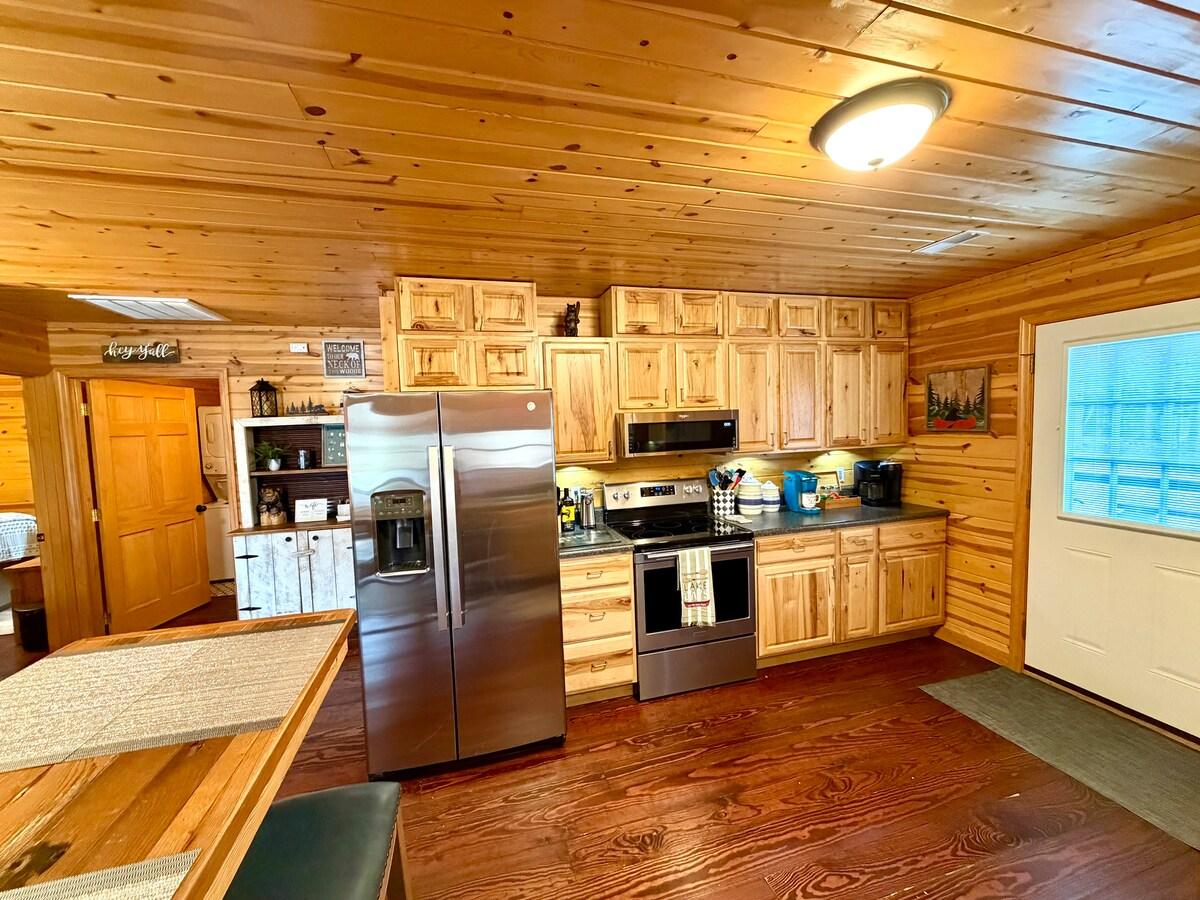 Little Lake Retreat