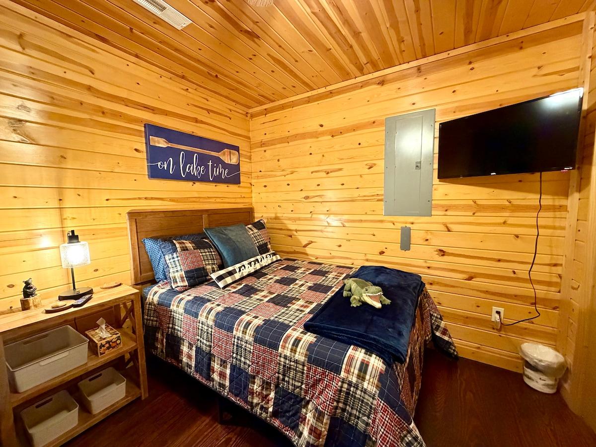 Little Lake Retreat