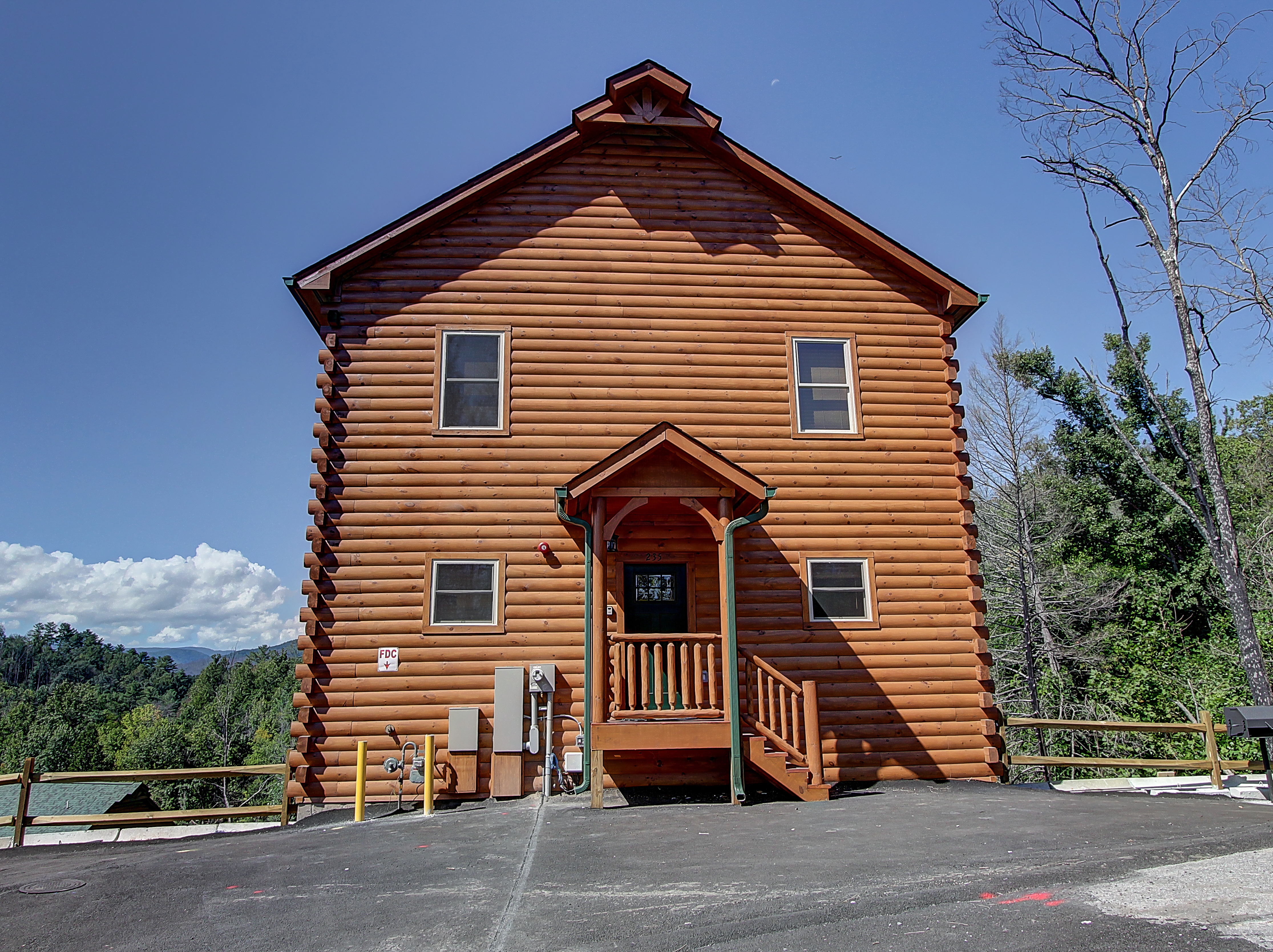 Lofty Bear Lodge 5 Bedroom Cabin Rental In Gatlinburg