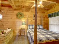 BEDROOM 1 (MAIN LEVEL)