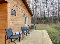 OUTDOOR SITTING/BACK DECK