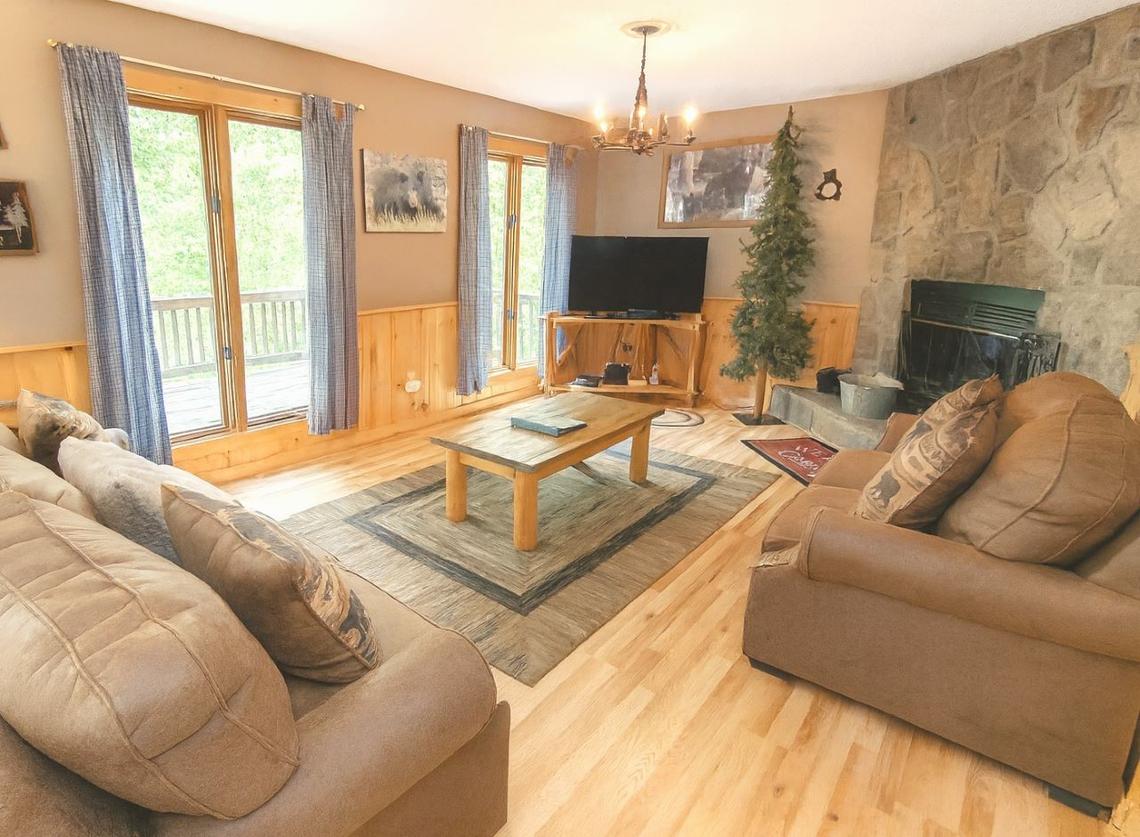 Wandering Bear Lodge