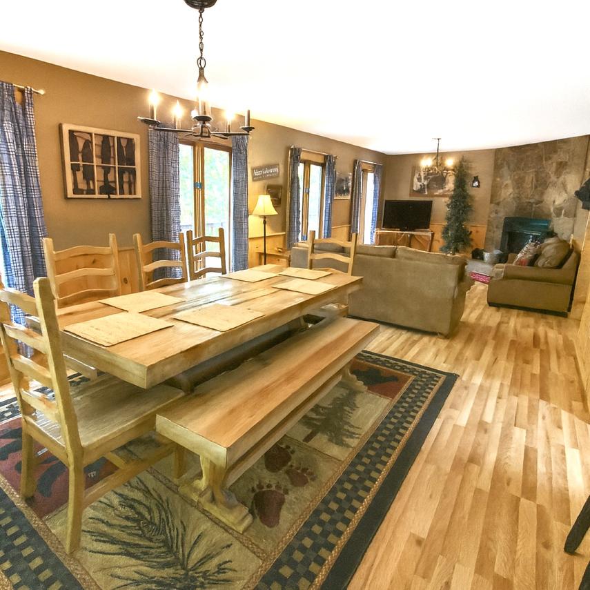 Wandering Bear Lodge