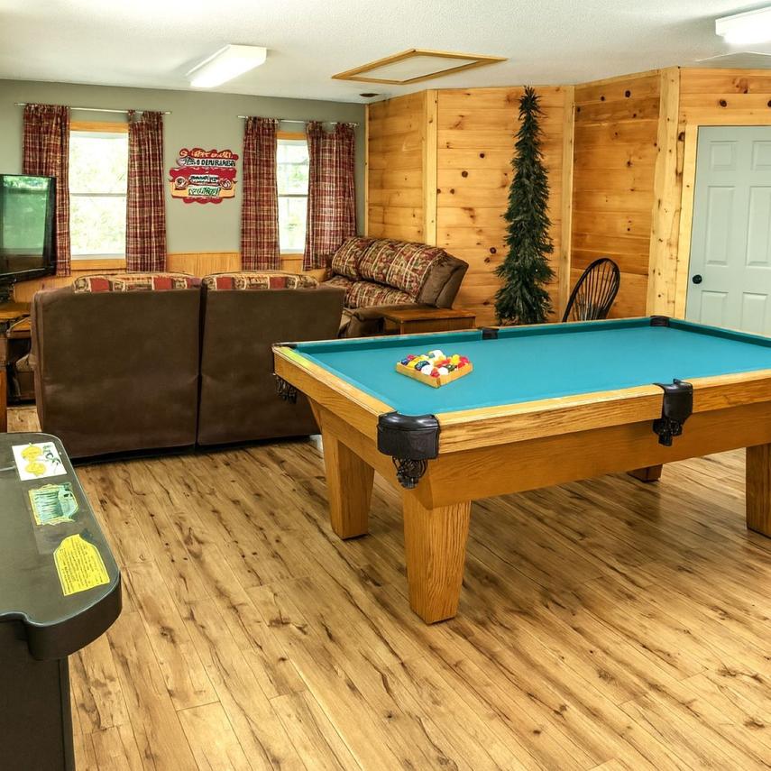 Wandering Bear Lodge