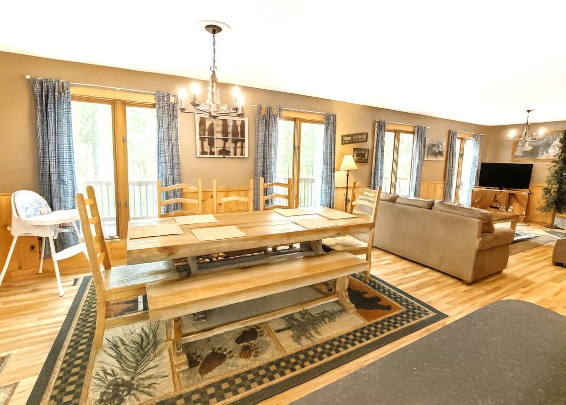Wandering Bear Lodge