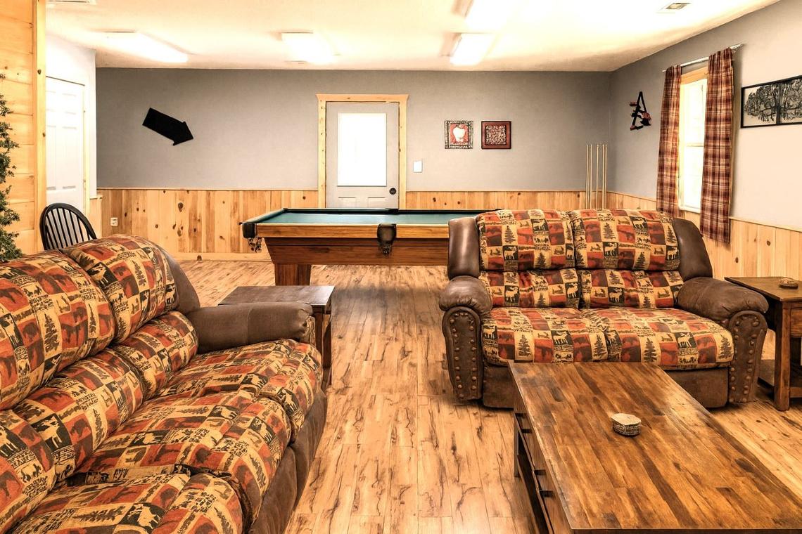 Wandering Bear Lodge