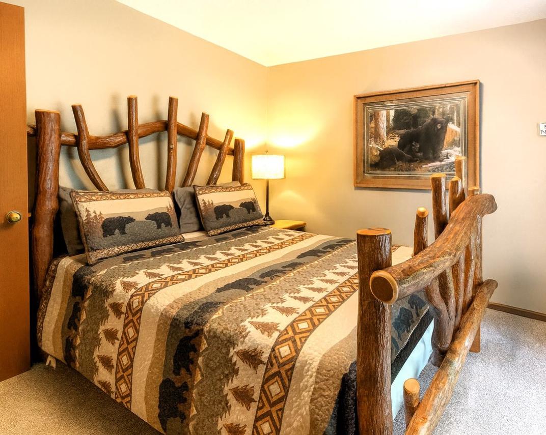 Wandering Bear Lodge