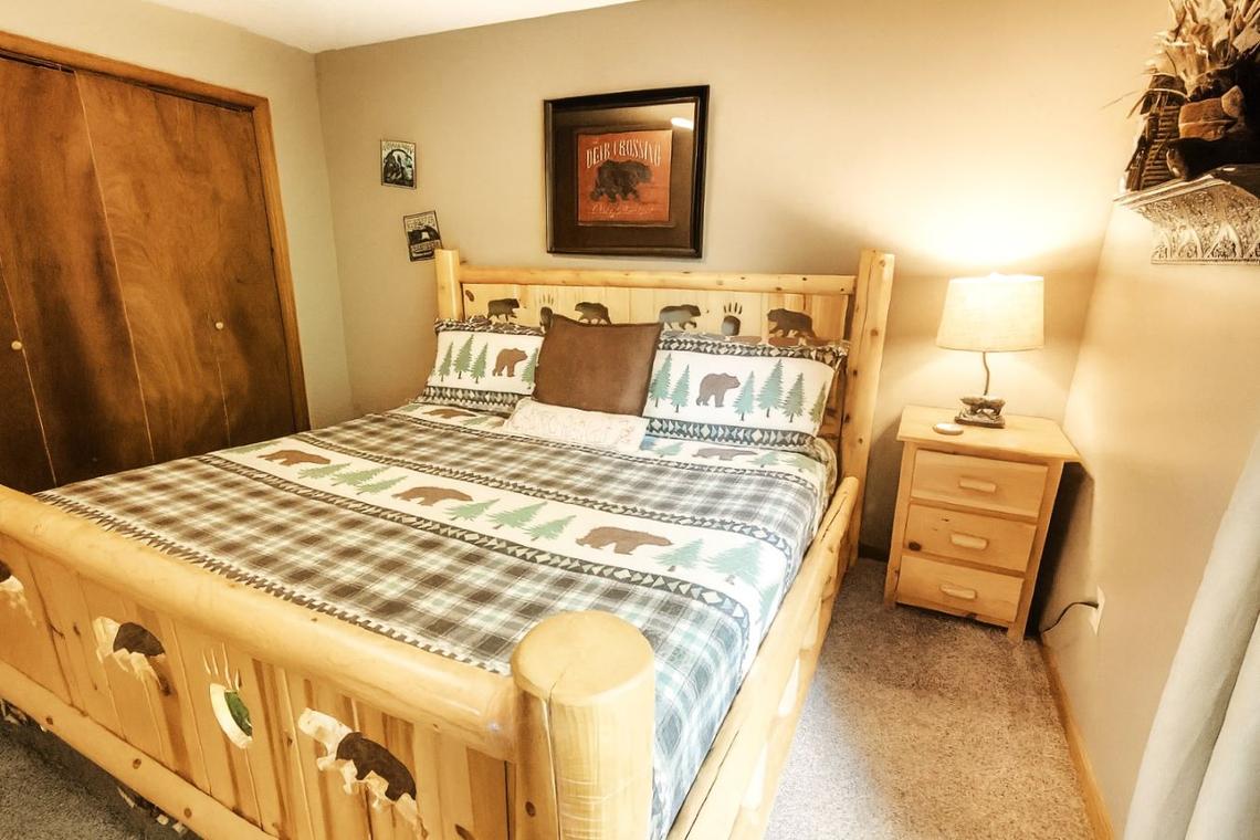 Wandering Bear Lodge