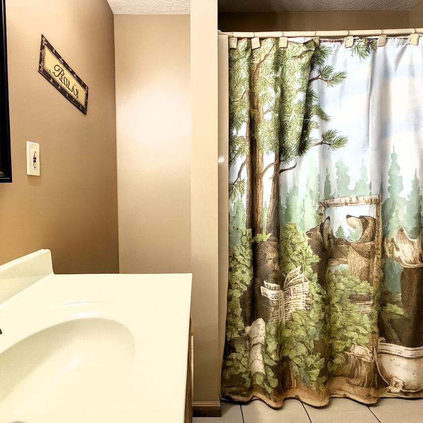 Wandering Bear Lodge