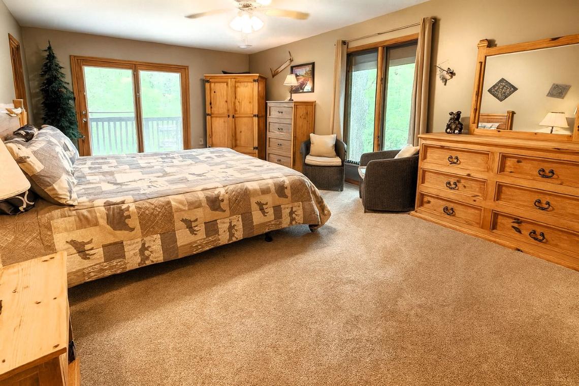 Wandering Bear Lodge