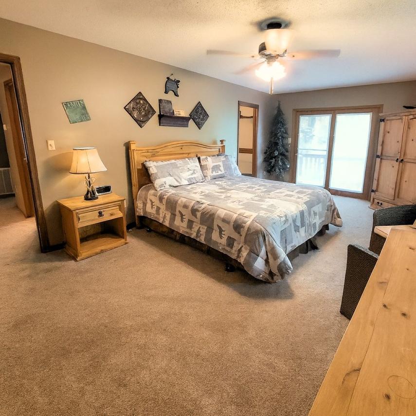 Wandering Bear Lodge