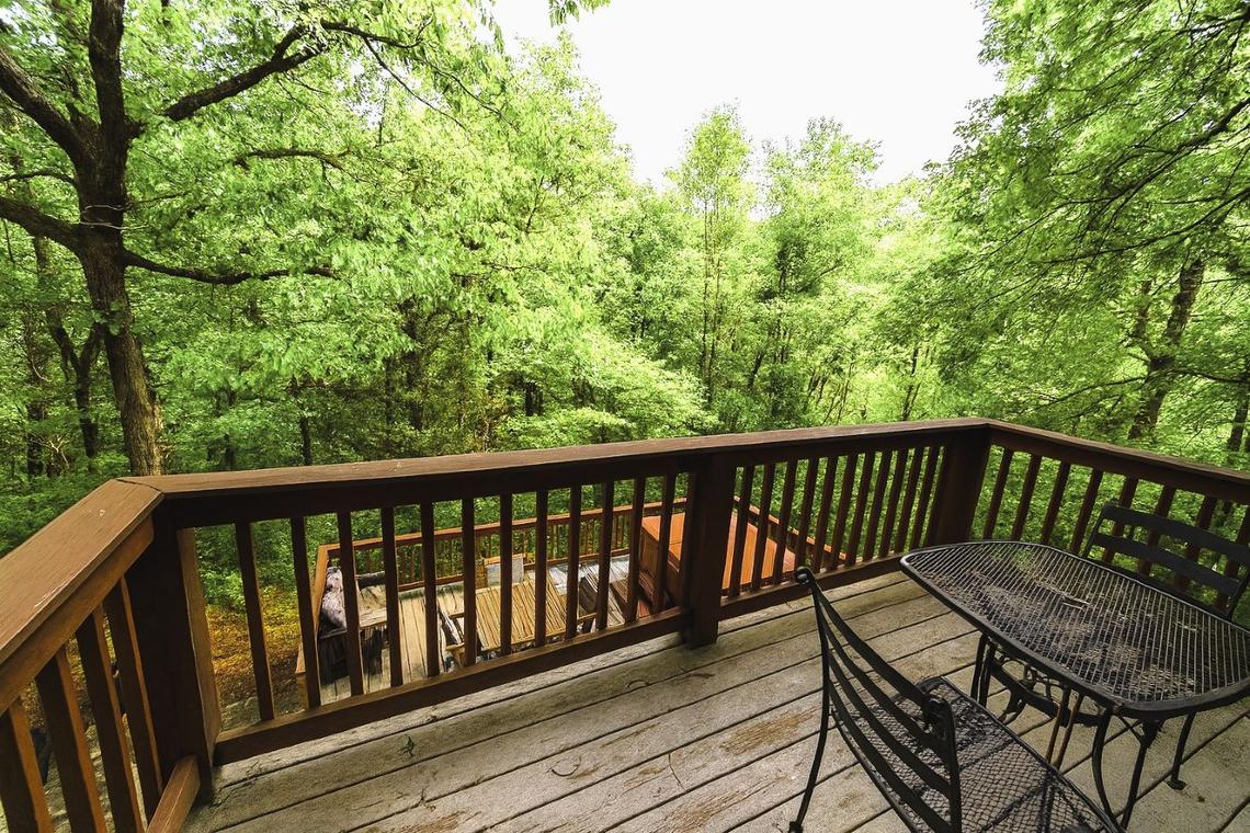 Wandering Bear Lodge