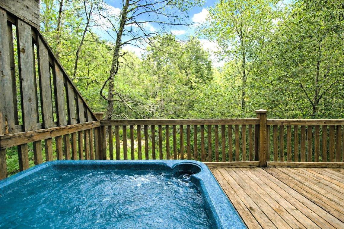 Adorable Shut'er Inn