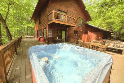 Wandering Bear Lodge