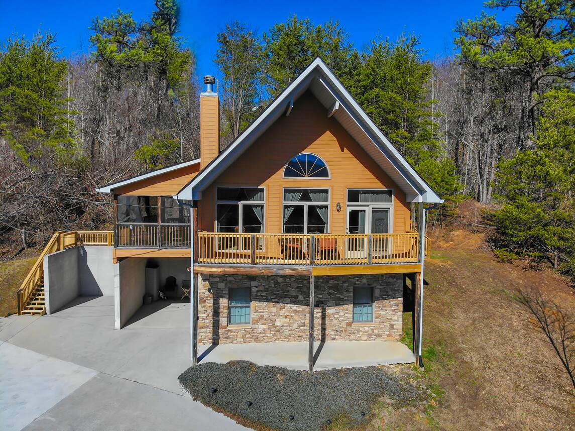 Bears Eye View Bear Camp Cabin Rentals