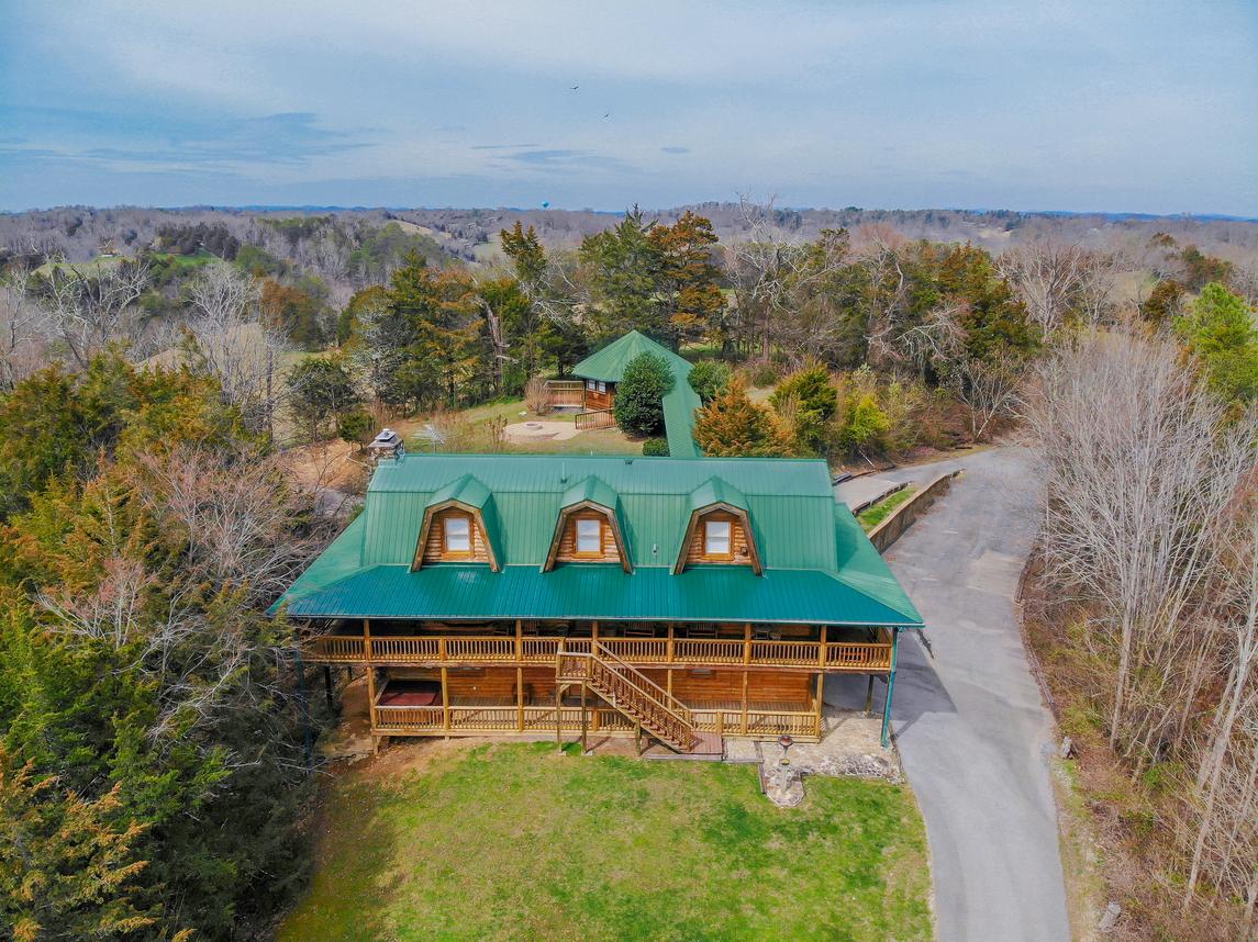 Smoky Bear Lodge with Guest House