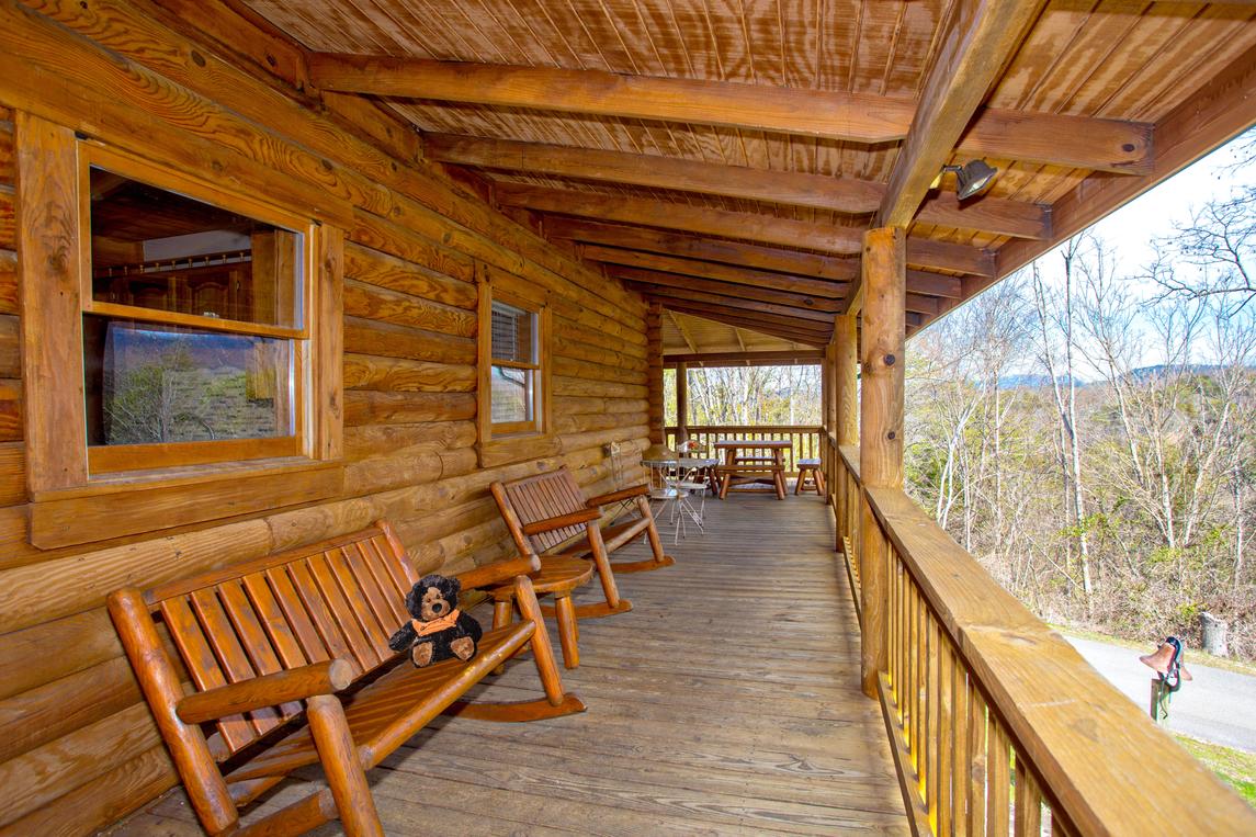 Smoky Bear Lodge with Guest House