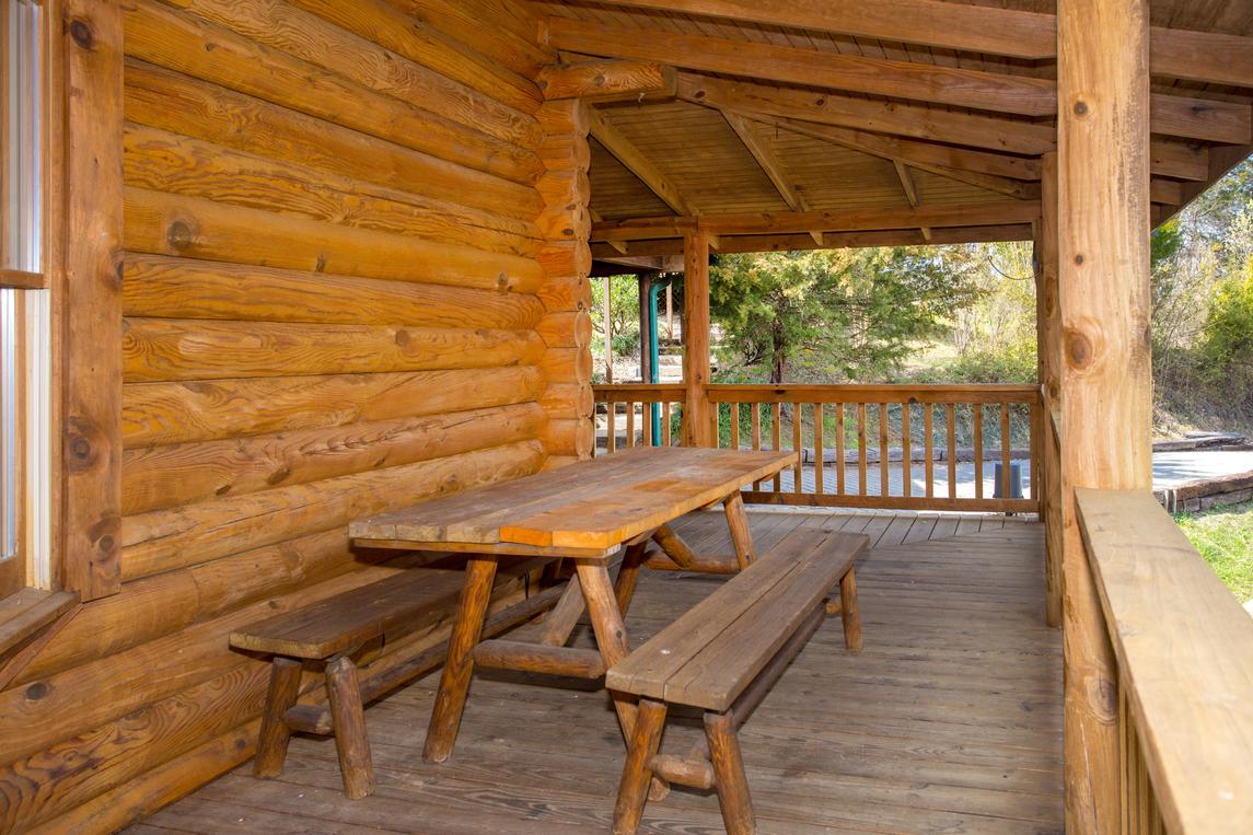 Smoky Bear Lodge with Guest House