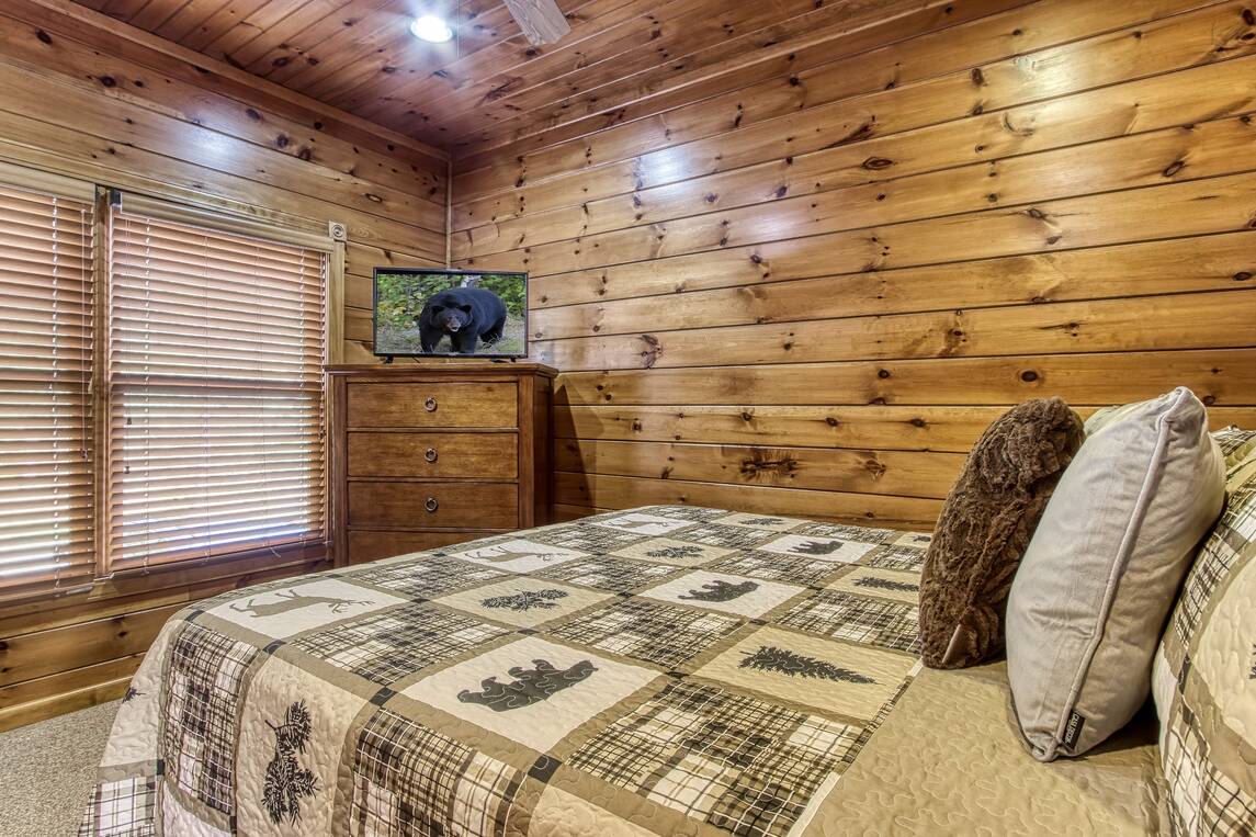Lazy Bear Lodge 