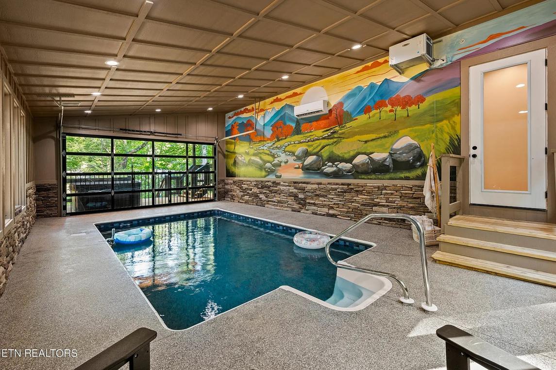 Creekside Splash - New Listing