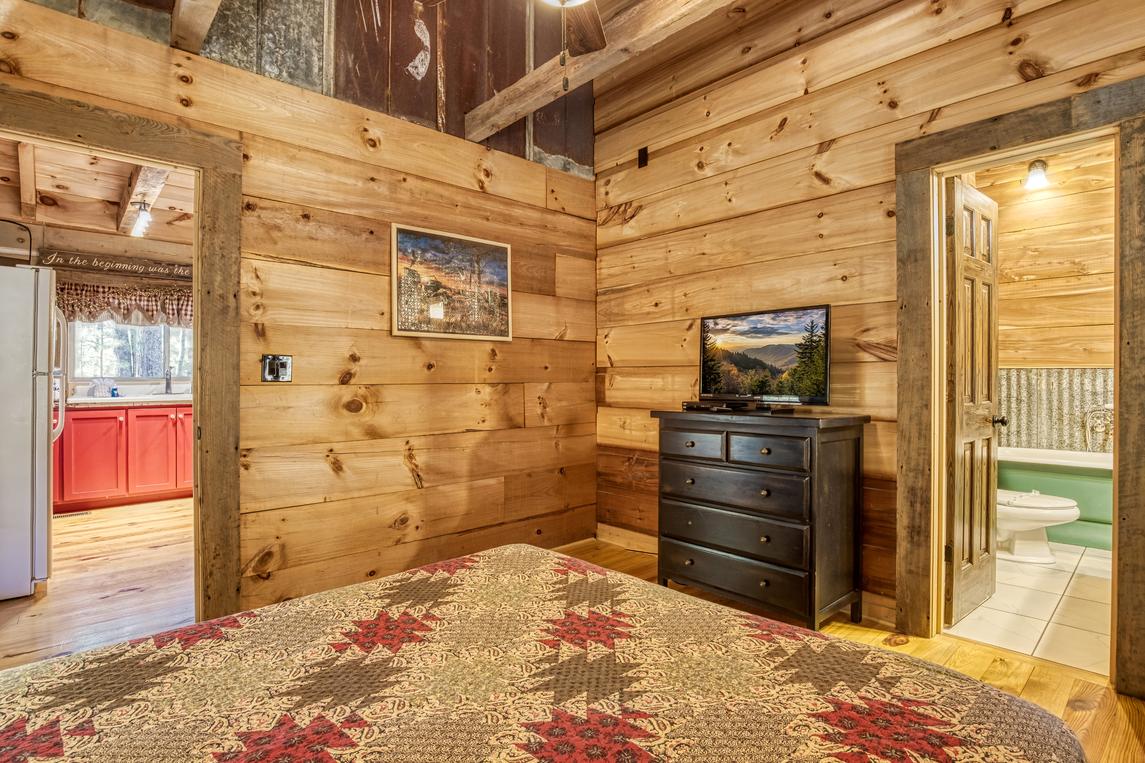 Angler's Ridge Log Cabin - New Listing