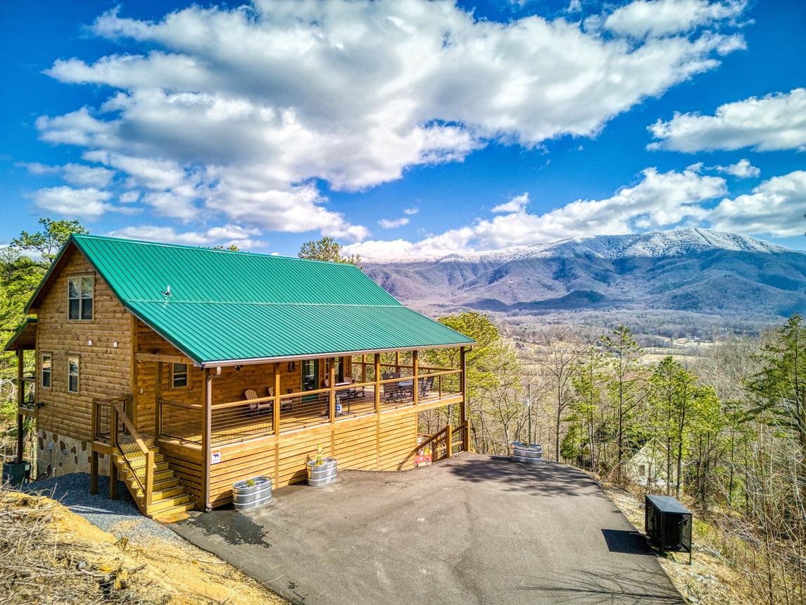 Smoky Mountain Dreamin' - New Listing