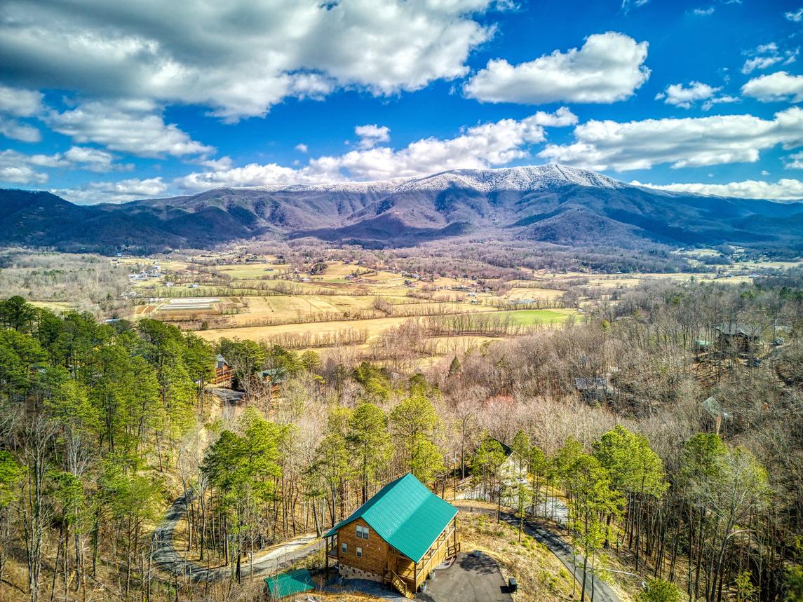 Smoky Mountain Dreamin' - New Listing