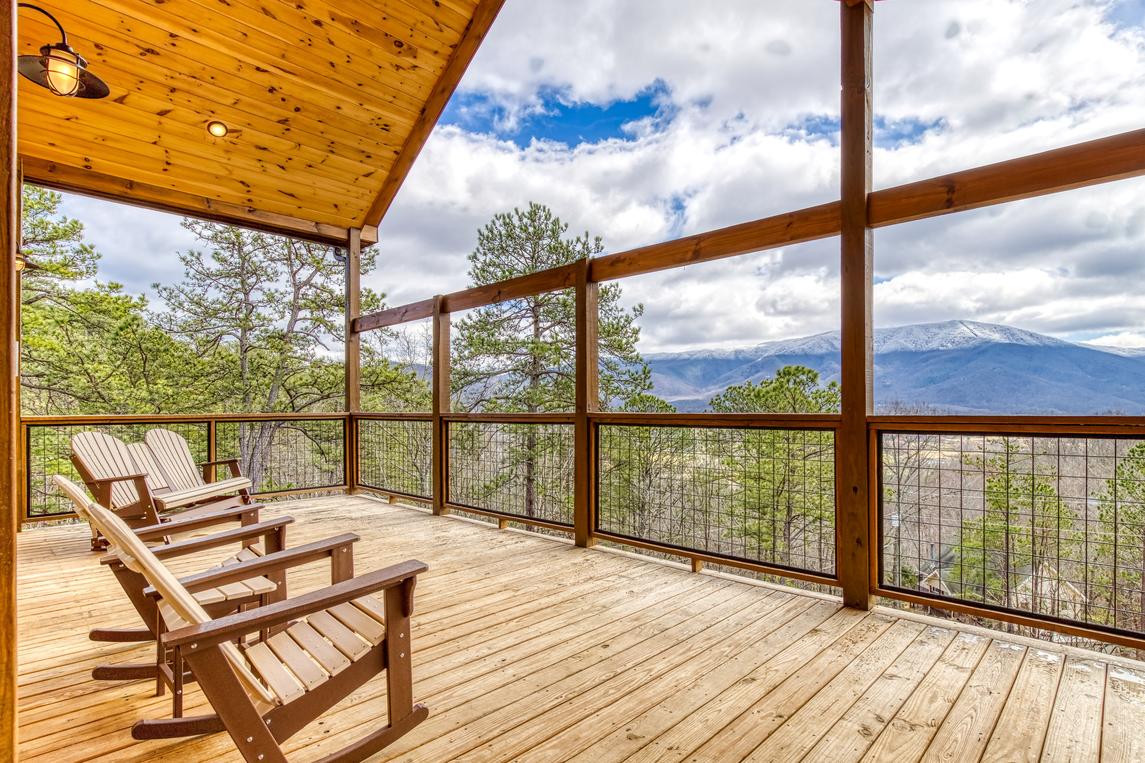 Smoky Mountain Dreamin' - New Listing