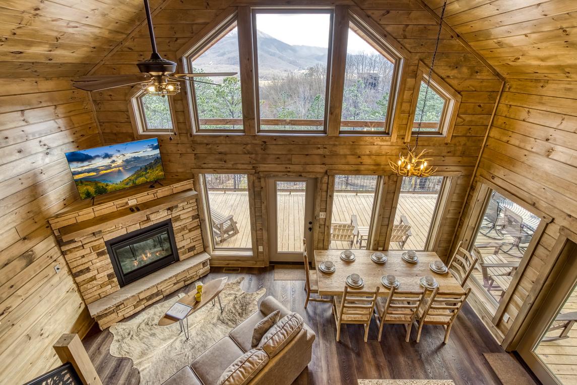 Smoky Mountain Dreamin' - New Listing