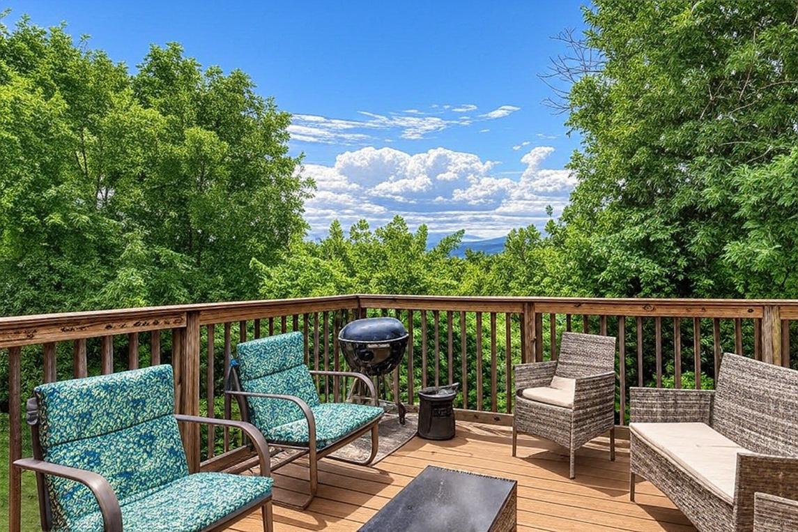 Apple Valley Hideaway 