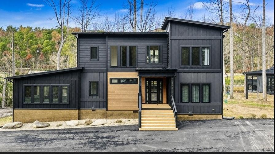 Splash Mountain Lodge- New Listing
