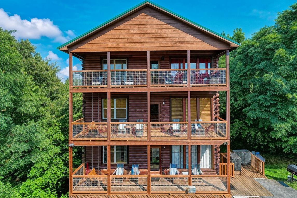 Cozy Bear Lodge 