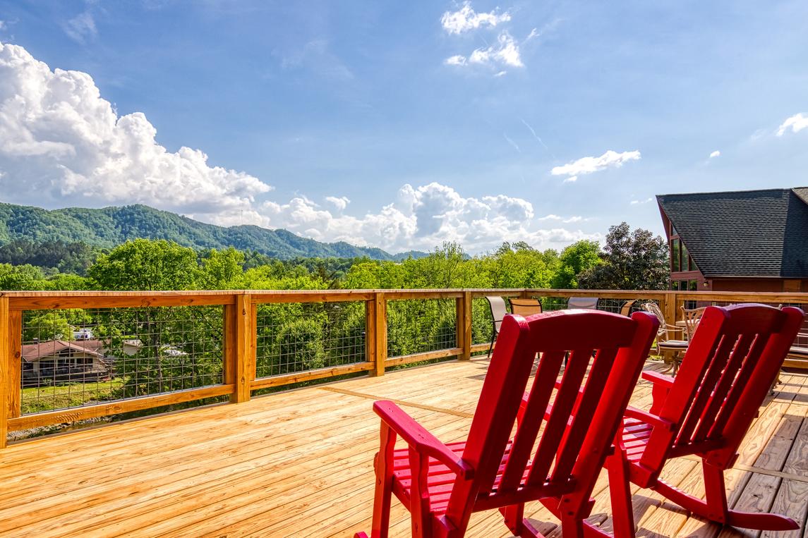 Riverside Mountain Retreat 