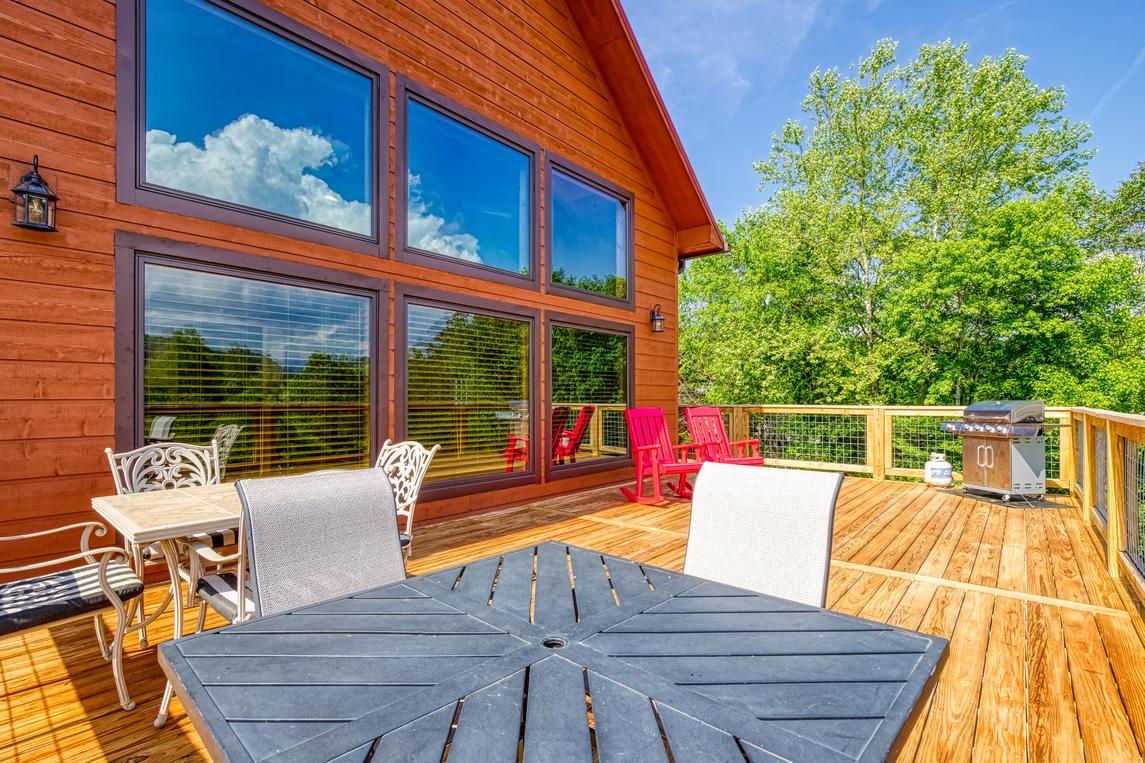 Riverside Mountain Retreat 