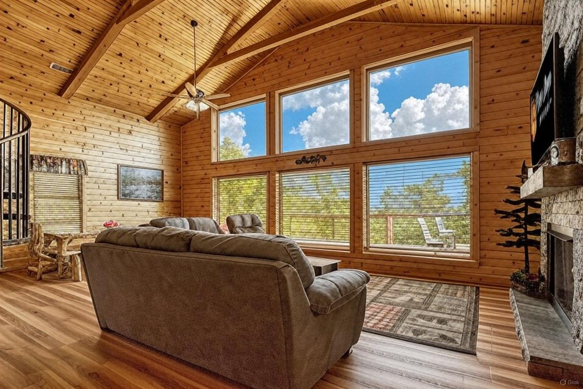 Riverside Mountain Retreat 