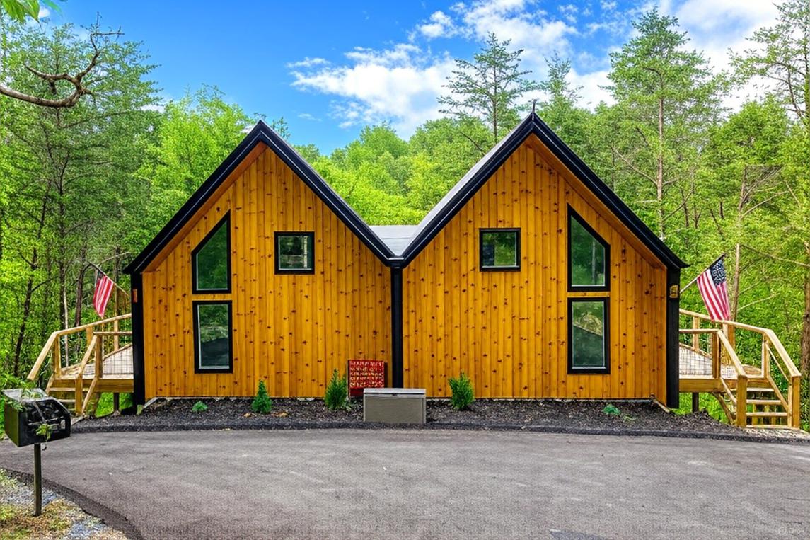 Twin Peaks Unit 2 - New Listing