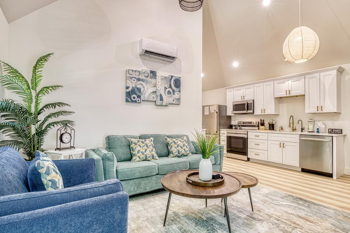 Twin Peaks Unit 1 - New Listing