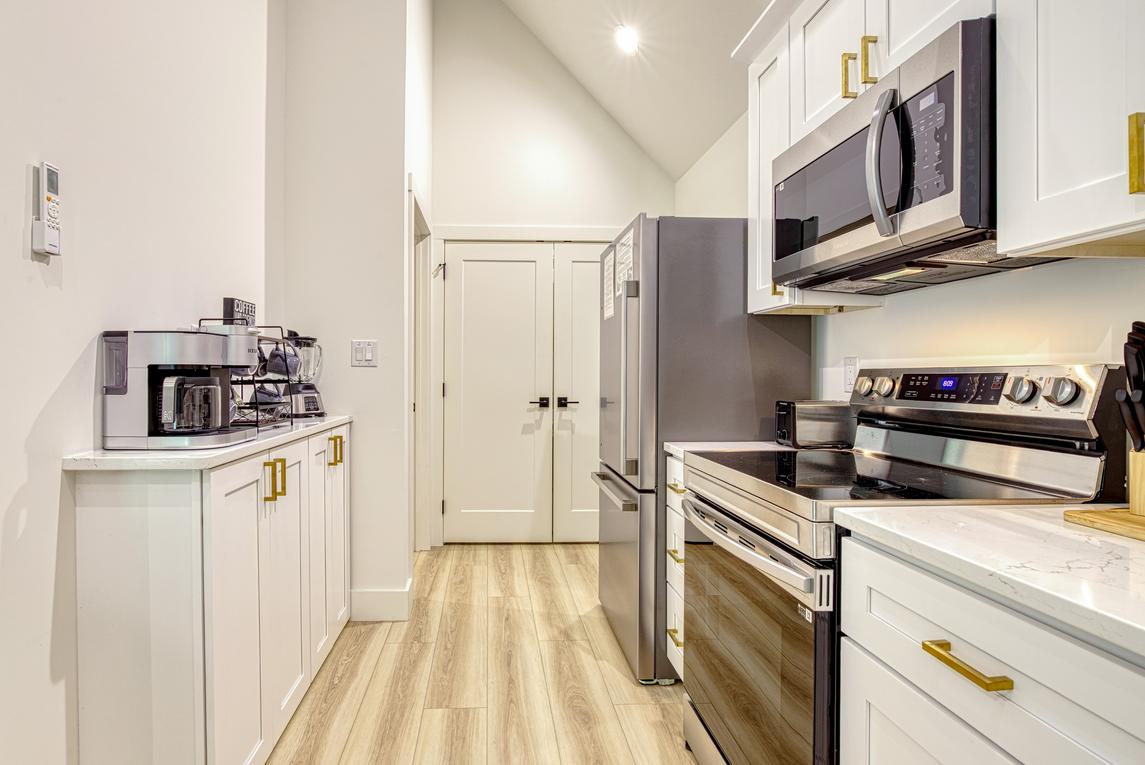 Twin Peaks Unit 1 - New Listing