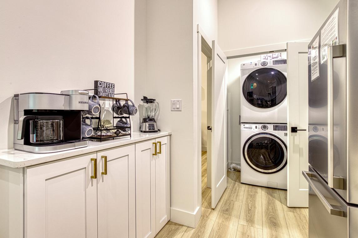 Twin Peaks Unit 1 - New Listing