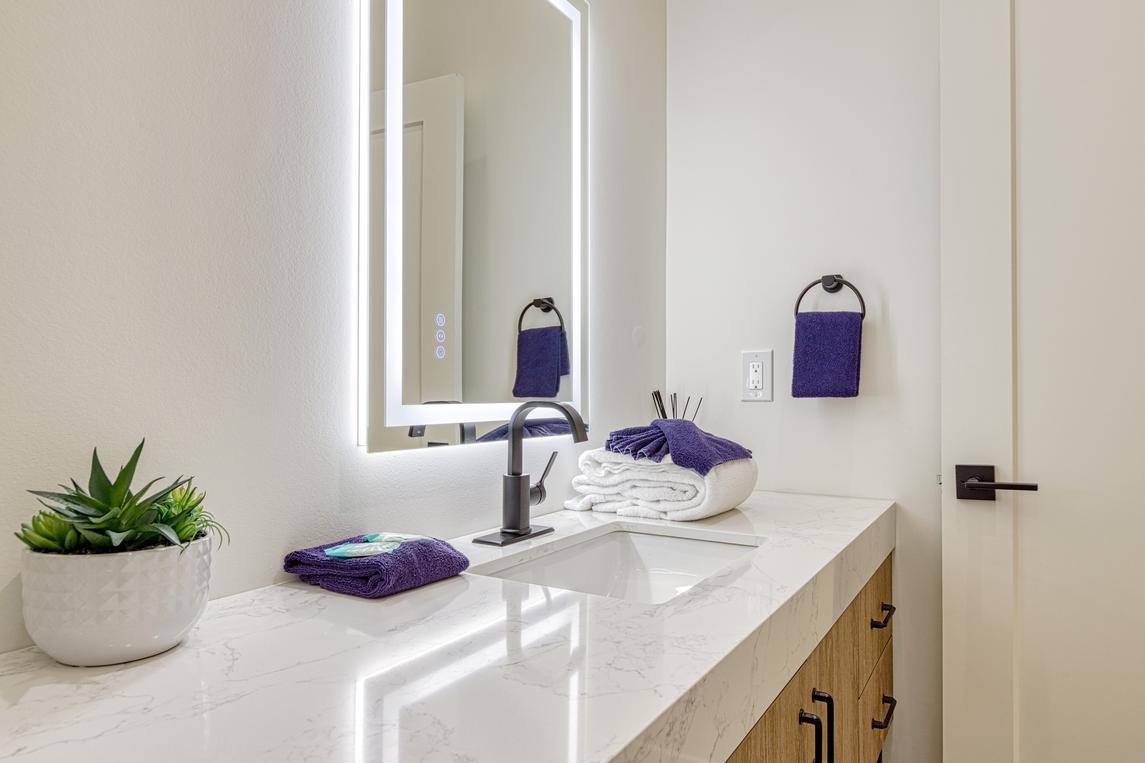 Twin Peaks Unit 1 - New Listing