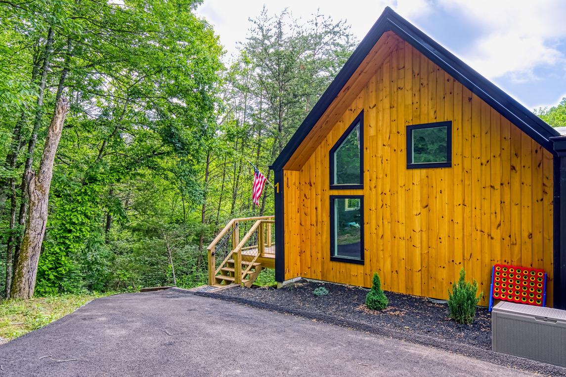 Twin Peaks Unit 1 - New Listing
