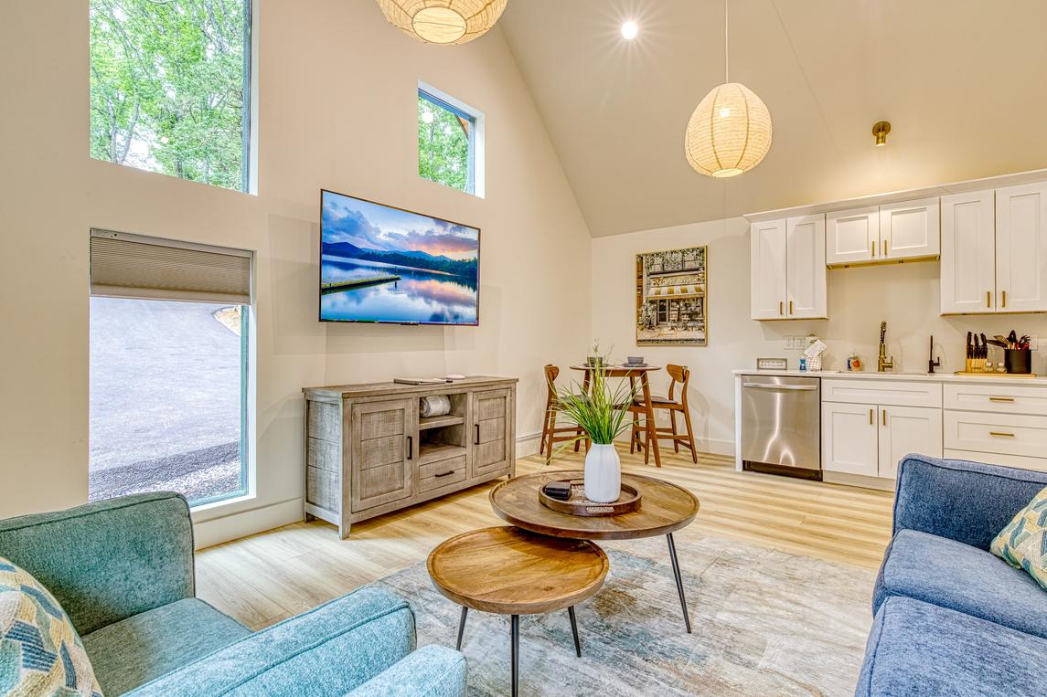 Twin Peaks Unit 2 - New Listing