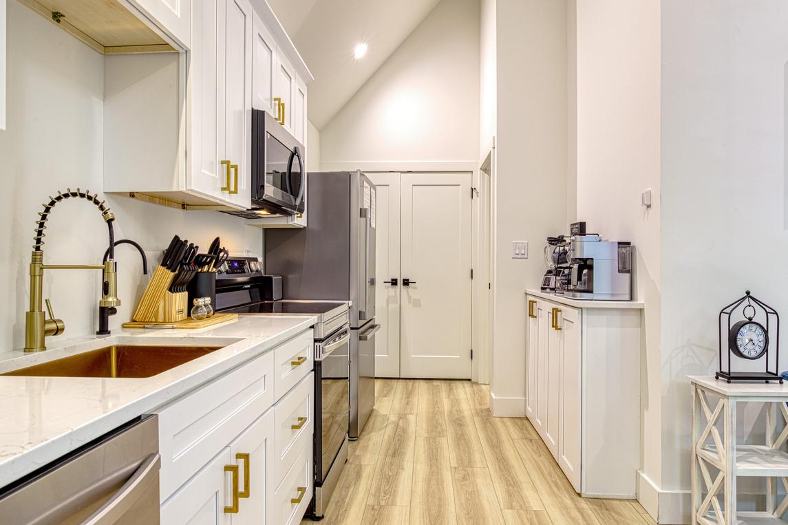 Twin Peaks Unit 2 - New Listing